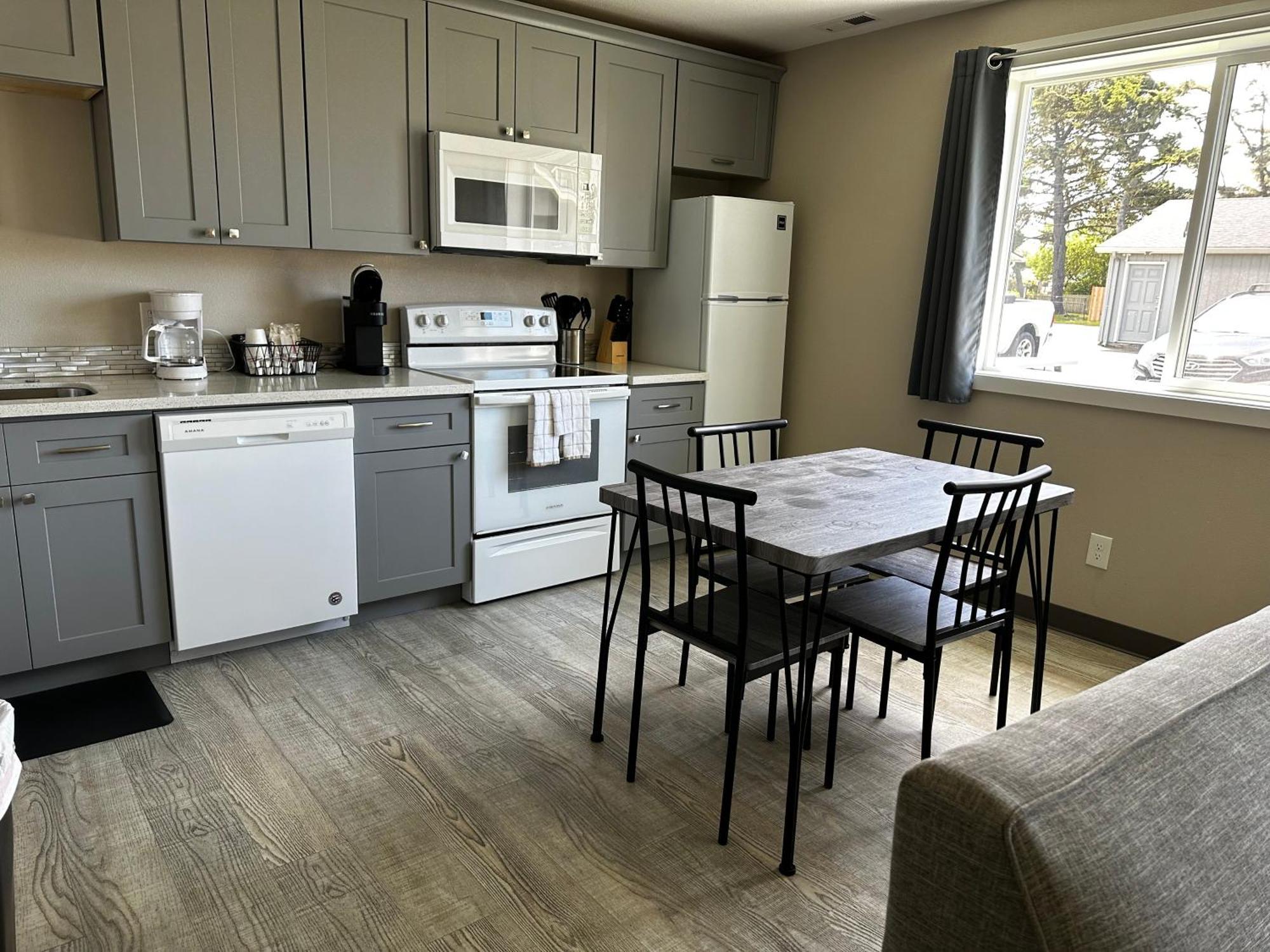 Coastal Inn And Suites Long Beach Eksteriør bilde